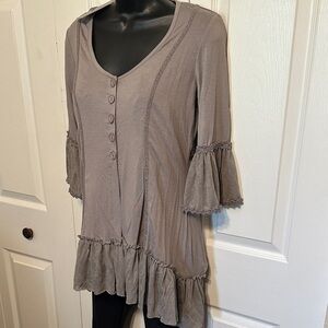 NWT Gretty Zueger Gray Tunic with Ruffles - Small
